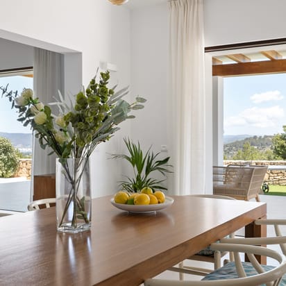 Can Tomas Dining Table