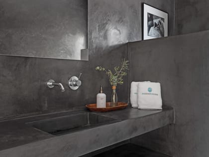 Can Torrent Guest Bathroom