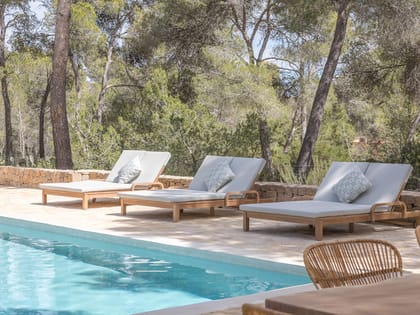 Can Torrent Sunbeds Pool Side