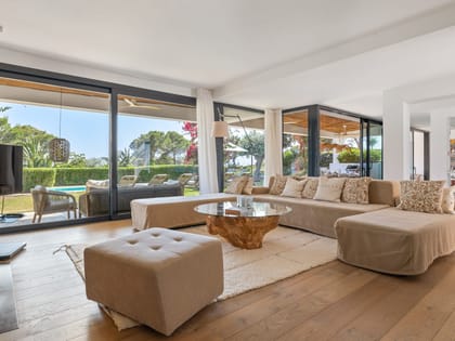 Canouch Living Area Pool View