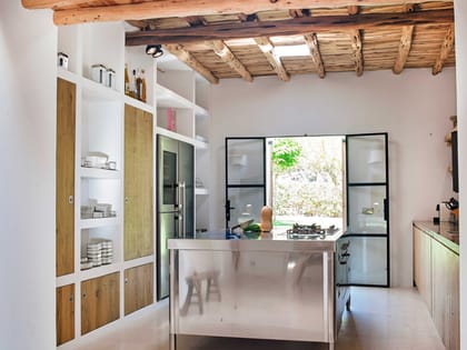 Can Curt Kitchen