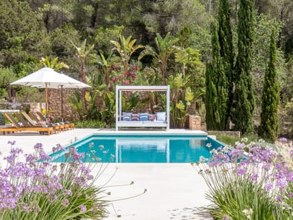 Can Coco Pool Balinese Bed