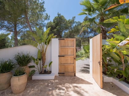 Can Yondal Entrance Patio