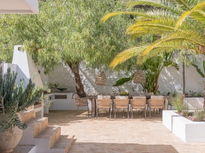 Can Yondal Exterior Dining