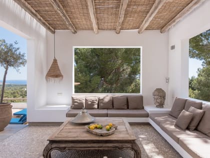 Can Yondal Exterior Lounge