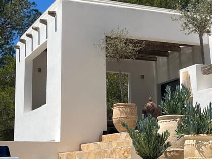 Can Yondal Pool Stairs