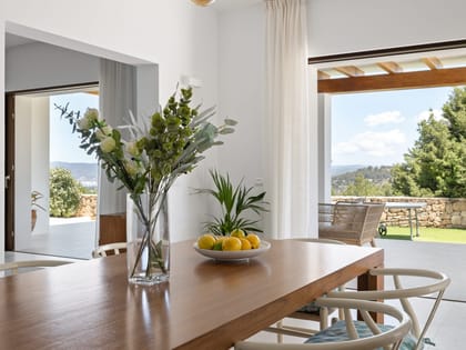 Can Tomas Dining Table