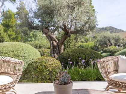 Can Haya Garden Armchairs Table