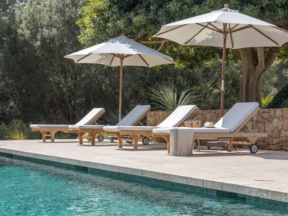 Can Carabasso Pool Sunbeds