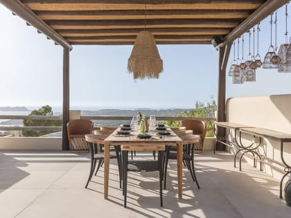 Can Sankisha Exterior Dining View