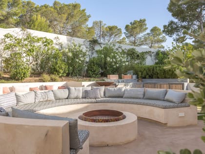 Can Sankisha Fireplace Sofa Area