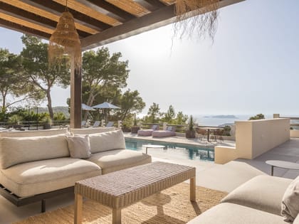 Can Sankisha Pool Sofas