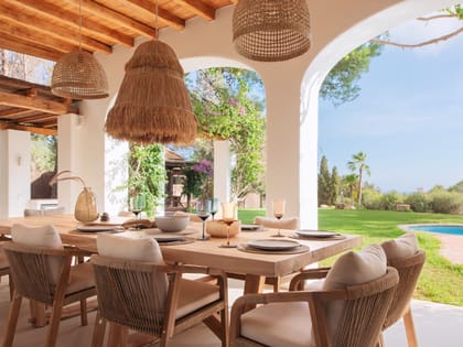 Can Livina Dining Exterior