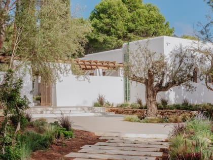 Can Livina Gardens Entrance