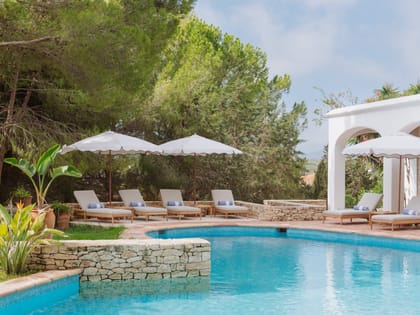 Can Livina Pool