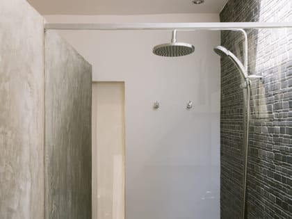 Can Yondal Bathroom Shower Detail