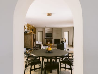 Can Yondal Dining Table