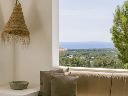 Can Yondal Exterior Lounge View