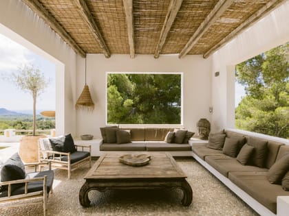 Can Yondal Exterior Lounge