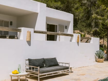 Can Yondal Pool Area Sofa