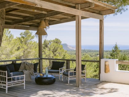 Can Yondal Pool Pergola Lounge