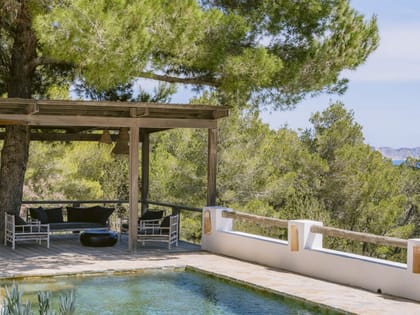 Can Yondal Pool Pergola