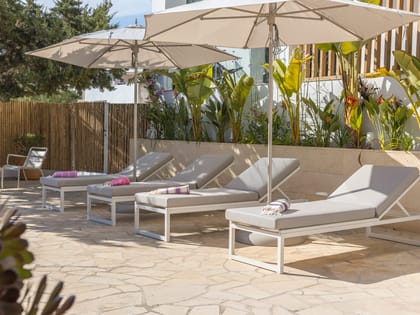 Casa Luna Sunbeds Garden