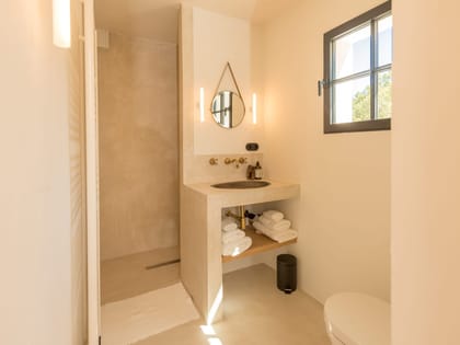 Villa Odiya Bathroom Walk In Shower