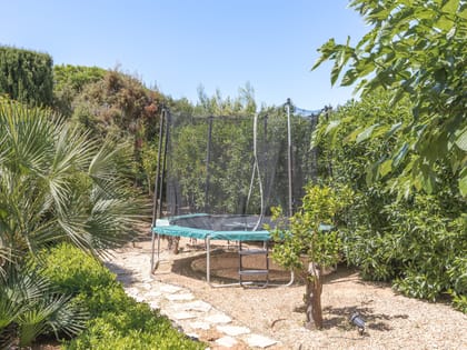 Villa Odiya Garden Trampoline