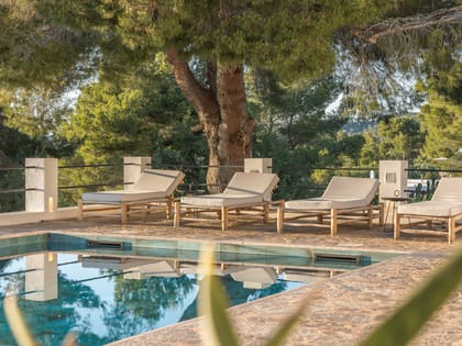 Villa Odiya Pool Sunbeds