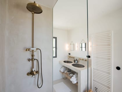 Villa Odiya Shower Bathroom