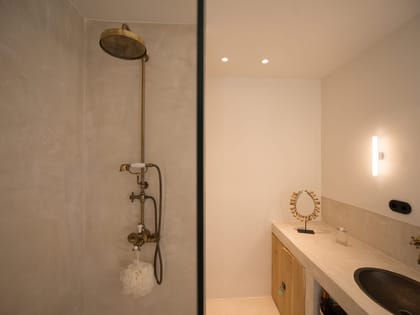 Villa Odiya Shower