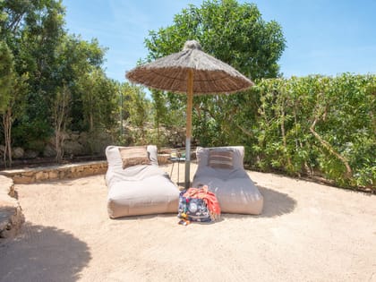 Villa Odiya Sunbeds Sombrilla Corner