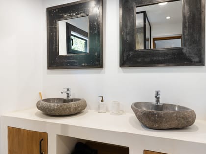 Can Drago Double Sink Bathroom