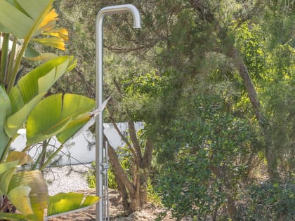 Can Drago Exterior Pool Shower