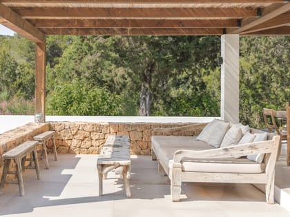 Can Drago Exterior Seating Area