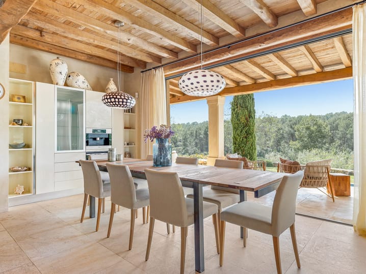 Can Tanques Dining Table