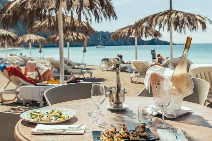 Tropicana Beach Club